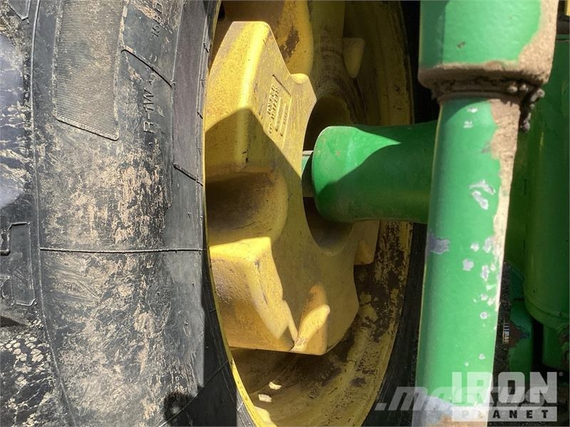John Deere 8420 الجرارات