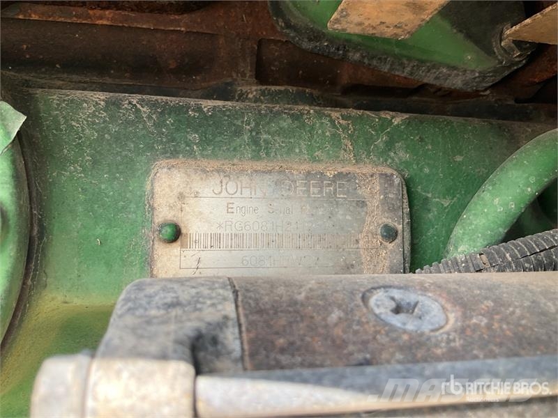 John Deere 8420 الجرارات