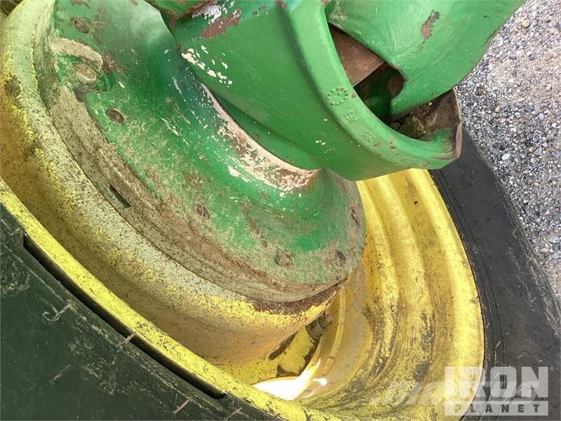 John Deere 8420 الجرارات