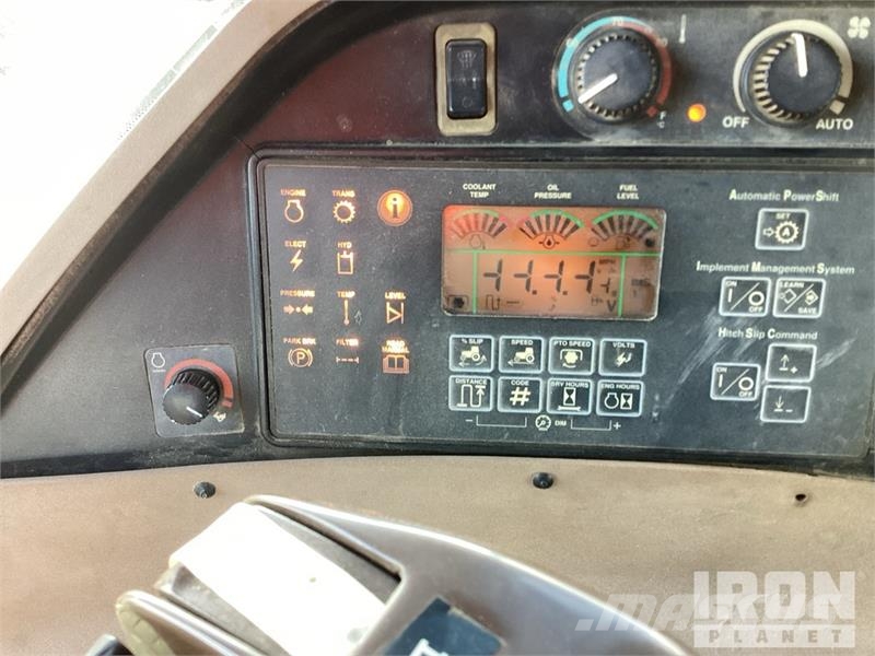John Deere 8420 الجرارات
