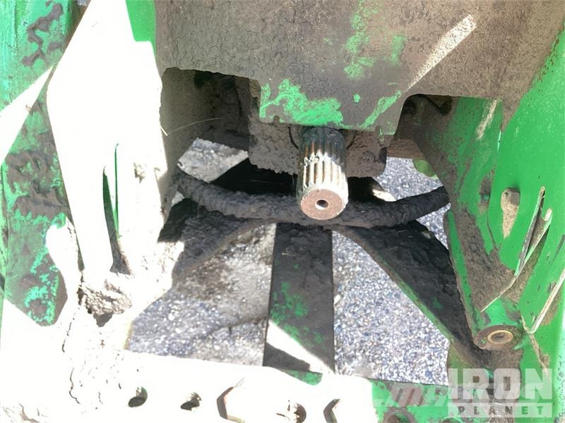 John Deere 8420 الجرارات