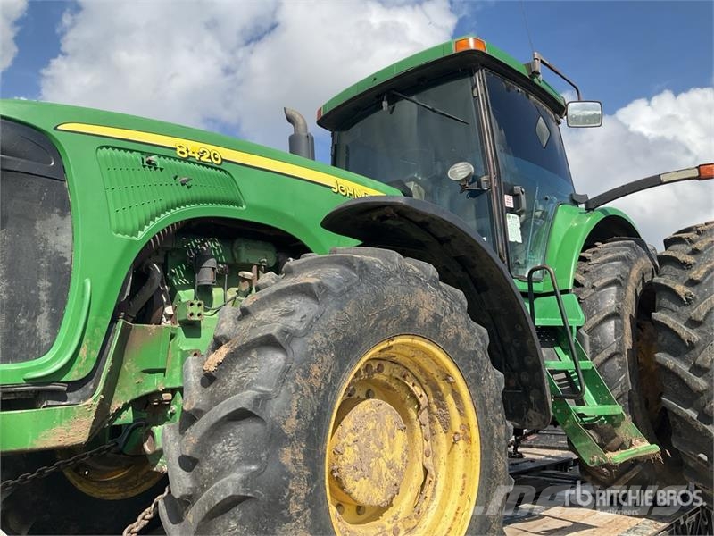 John Deere 8420 الجرارات