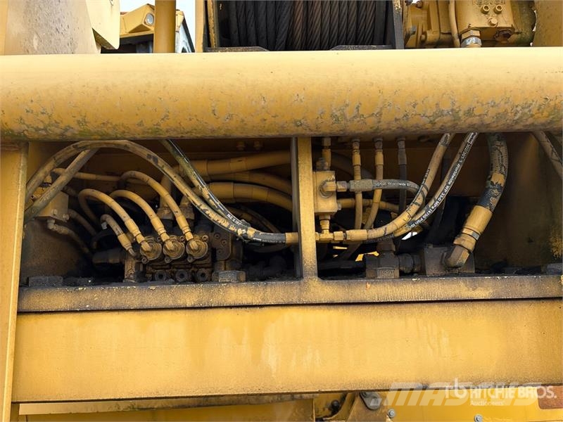 John Deere 850K LGP Pipelayer w/ Midwestern M572 CXL Conversi Pipelayer dozers