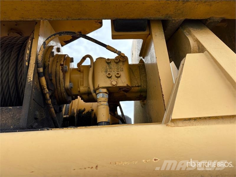 John Deere 850K LGP Pipelayer w/ Midwestern M572 CXL Conversi Pipelayer dozers