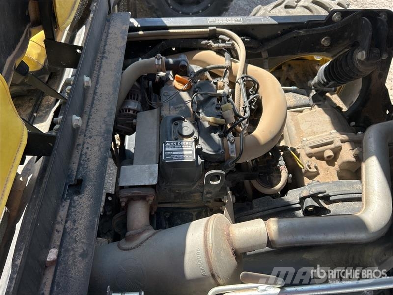 John Deere 855M 4x4 Utility Vehicle Maquinaria para servicios públicos