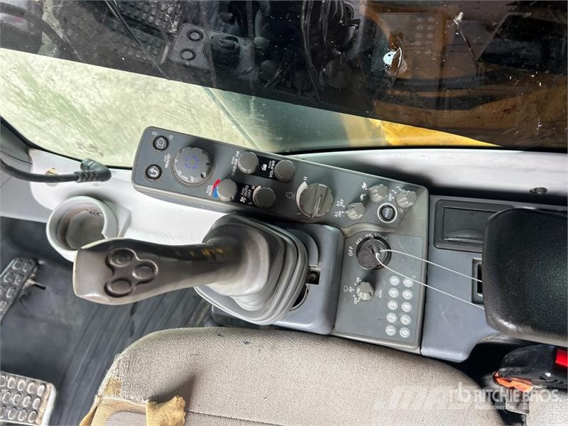 John Deere 870G LC Tracked Excavator Гусеничні екскаватори