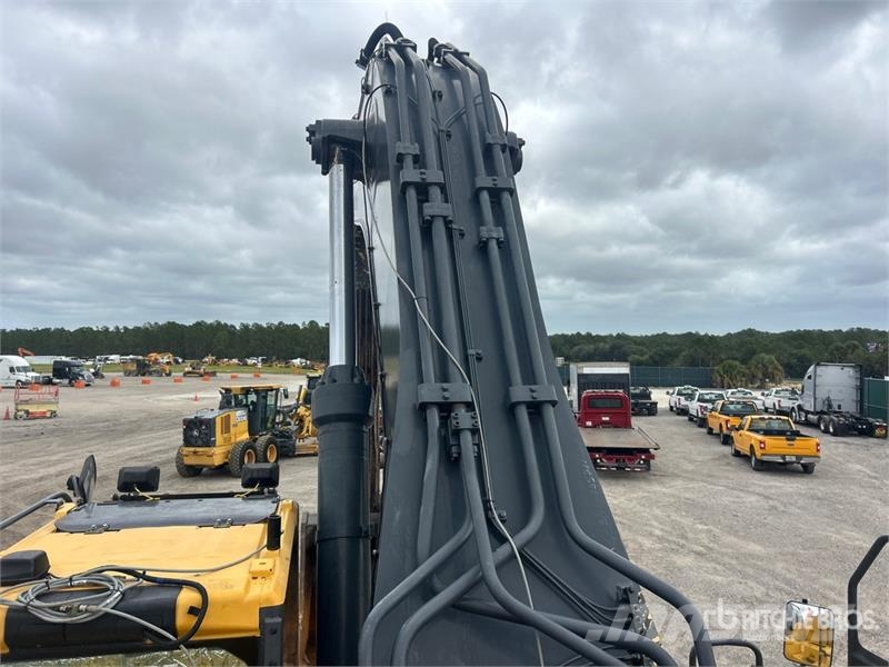 John Deere 870G LC Tracked Excavator Гусеничні екскаватори