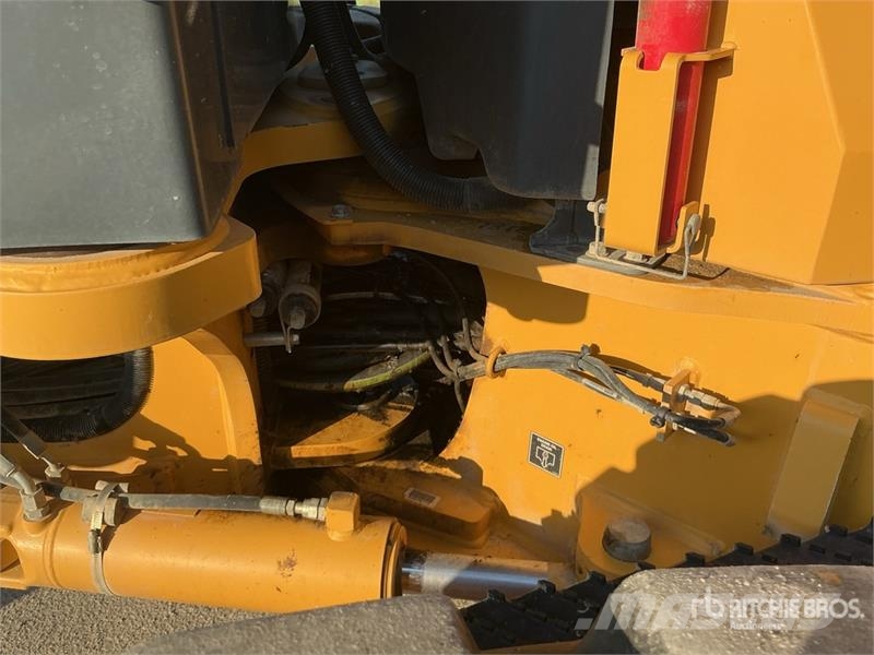 John Deere 872G معدات تمهيد الطرق