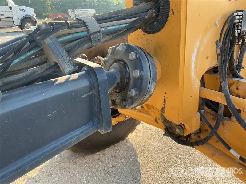 John Deere 872G معدات تمهيد الطرق