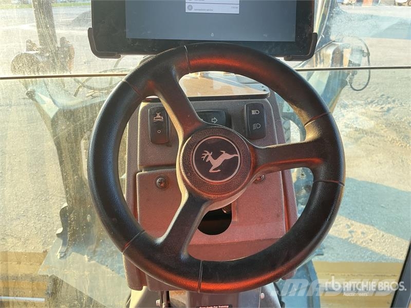 John Deere 872G معدات تمهيد الطرق