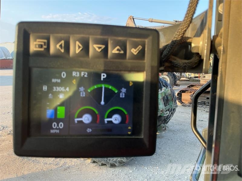 John Deere 872G معدات تمهيد الطرق
