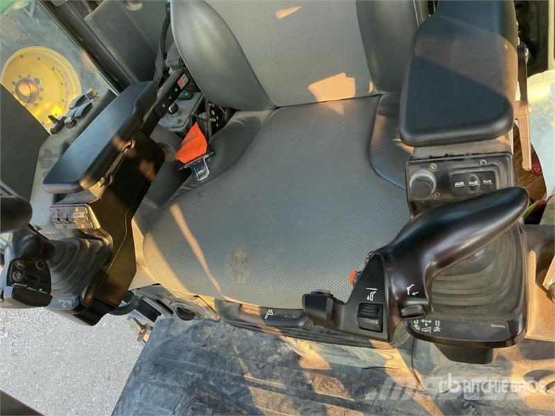 John Deere 872G معدات تمهيد الطرق
