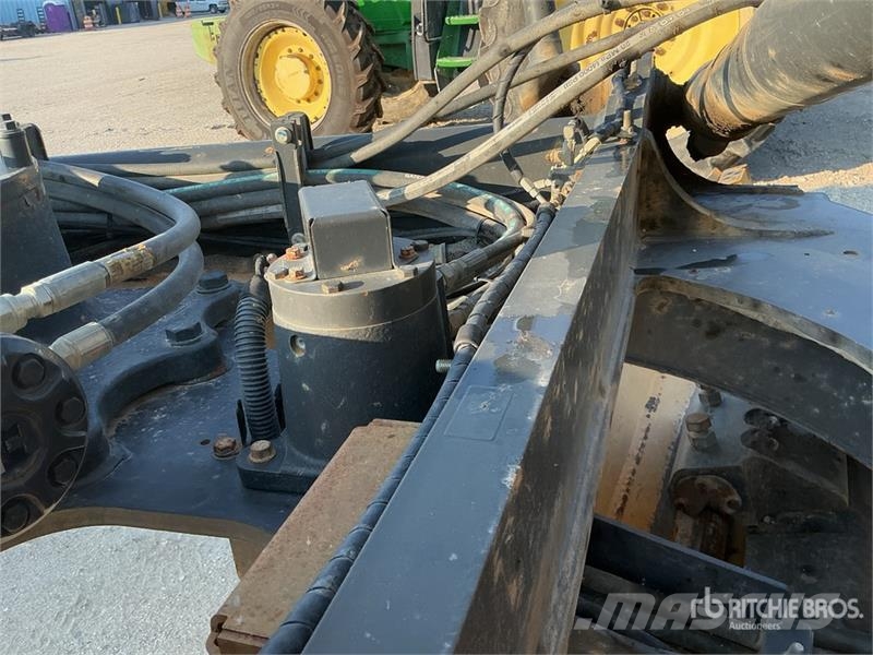John Deere 872G معدات تمهيد الطرق