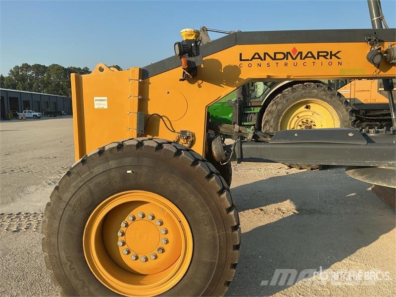 John Deere 872G معدات تمهيد الطرق