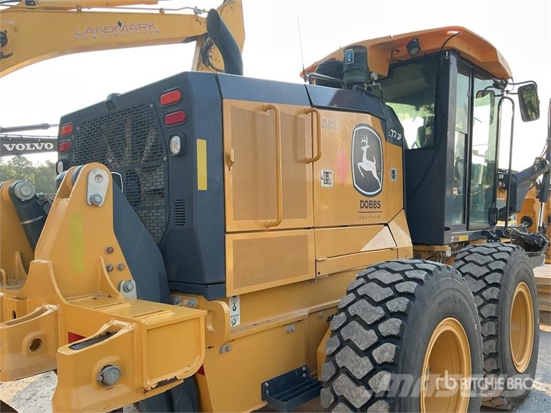 John Deere 872G معدات تمهيد الطرق