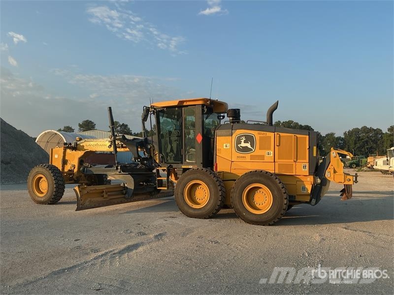 John Deere 872G معدات تمهيد الطرق