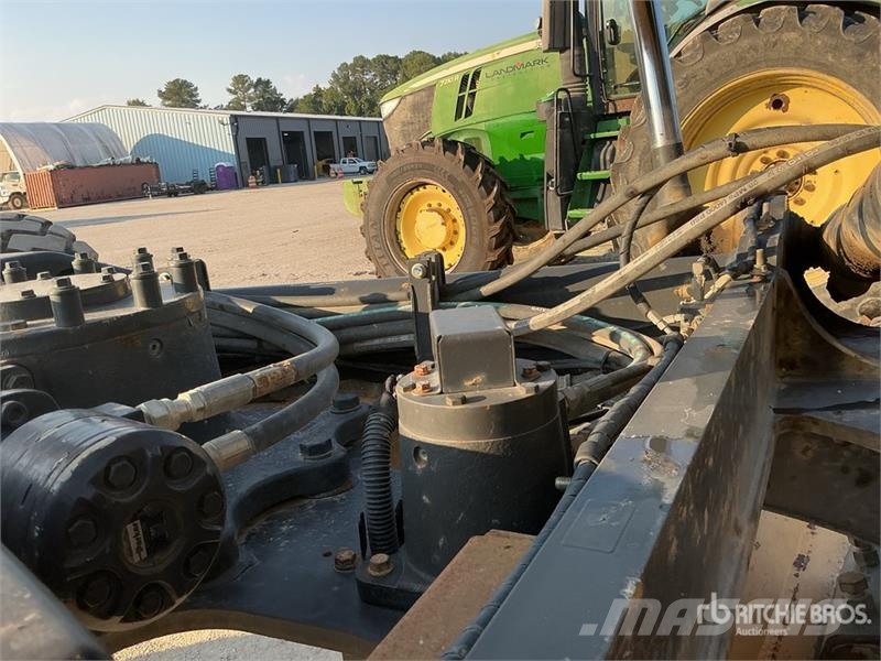 John Deere 872G معدات تمهيد الطرق