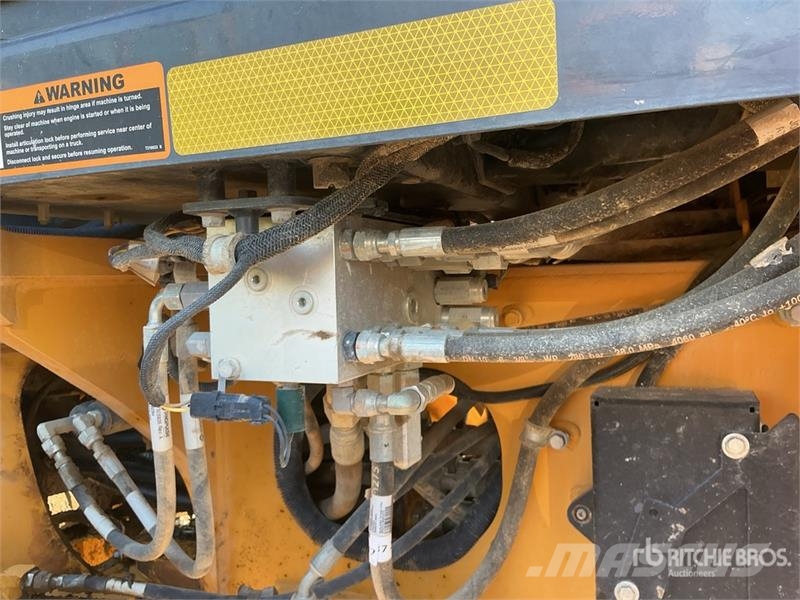John Deere 872G معدات تمهيد الطرق