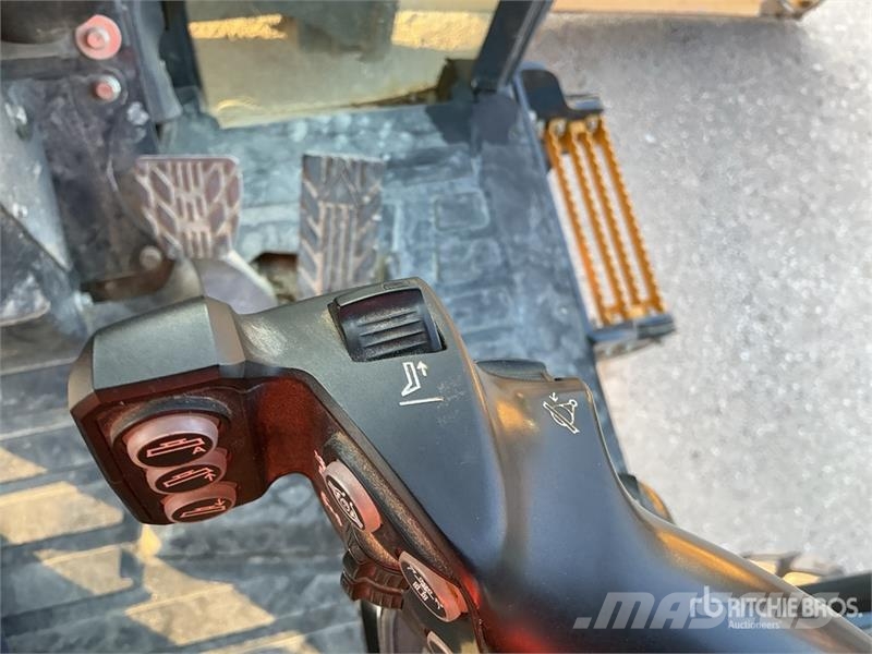John Deere 872G معدات تمهيد الطرق
