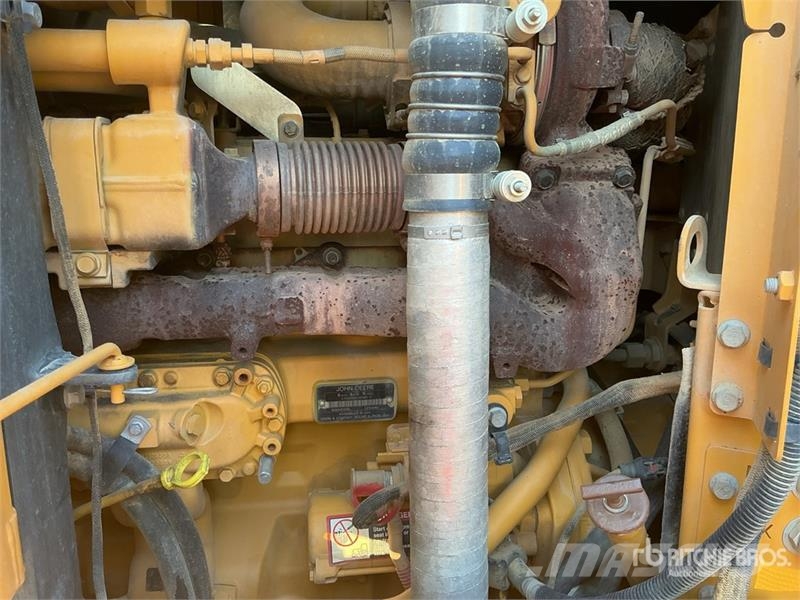 John Deere 872G معدات تمهيد الطرق