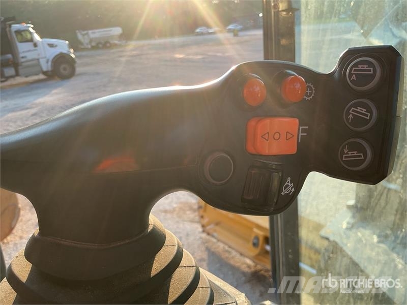 John Deere 872G معدات تمهيد الطرق