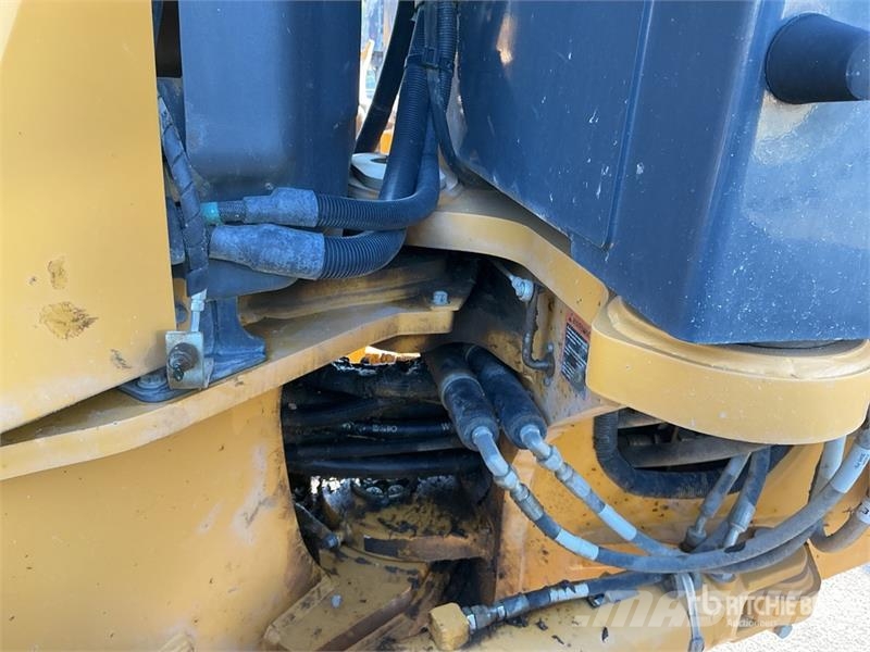 John Deere 872G معدات تمهيد الطرق