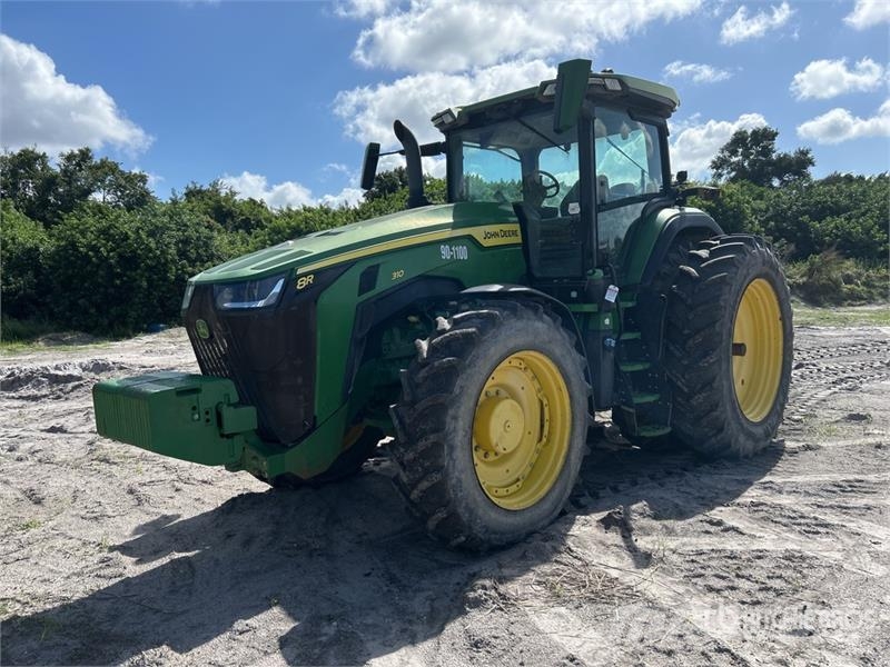 John Deere 8R310 4WD Tractor الجرارات