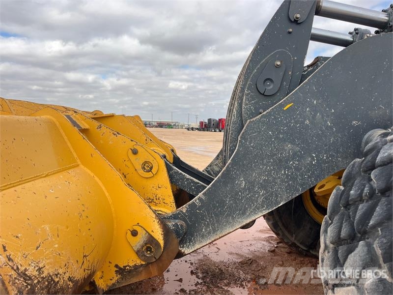 John Deere 904 P-Tier Wheel loaders