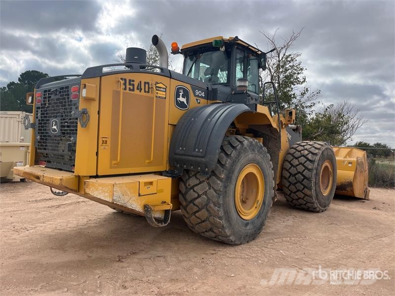 John Deere 904 P-Tier Iekrāvēji uz riteņiem