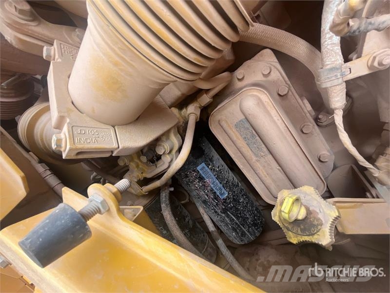 John Deere 904 P-Tier Iekrāvēji uz riteņiem
