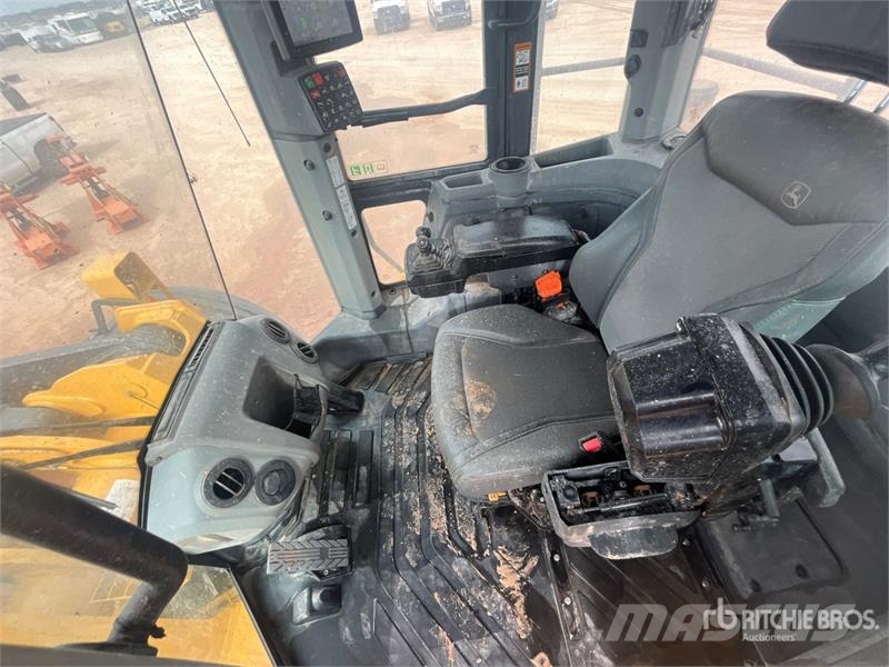 John Deere 904 P-Tier Wheel loaders