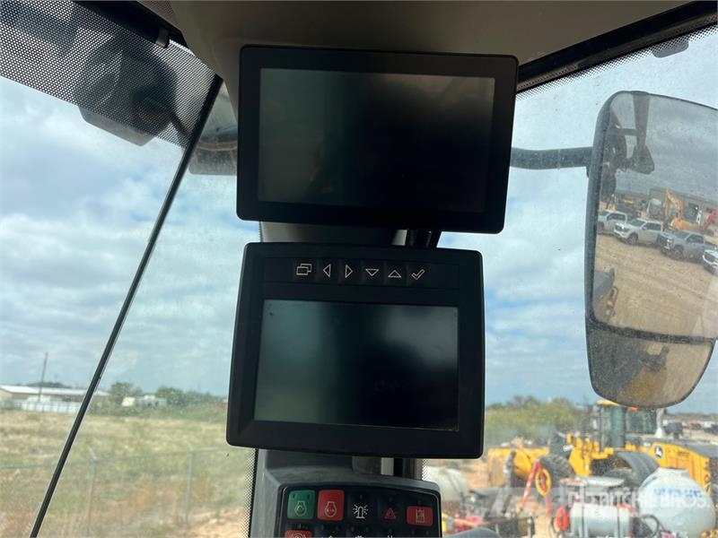 John Deere 904 P-Tier Iekrāvēji uz riteņiem