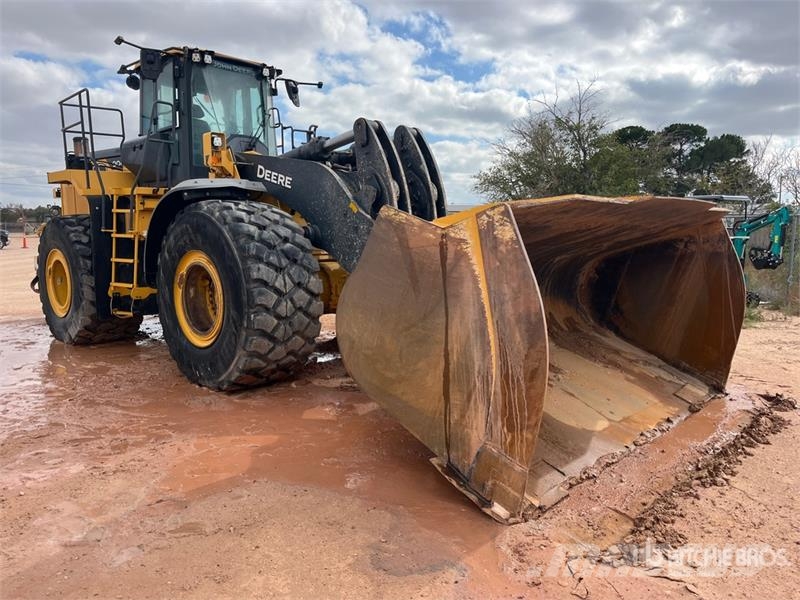 John Deere 904 P-Tier Wheel loaders