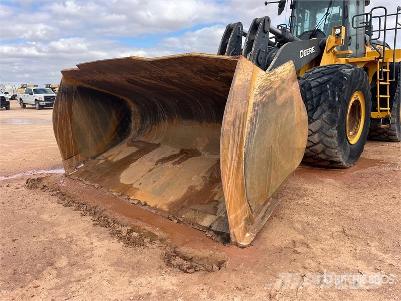John Deere 904 P-Tier Wheel loaders