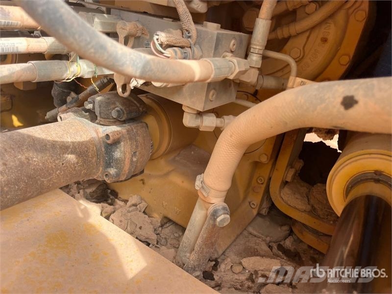 John Deere 904 P-Tier Iekrāvēji uz riteņiem