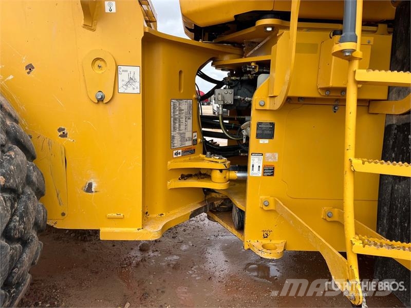 John Deere 904 P-Tier Wheel loaders