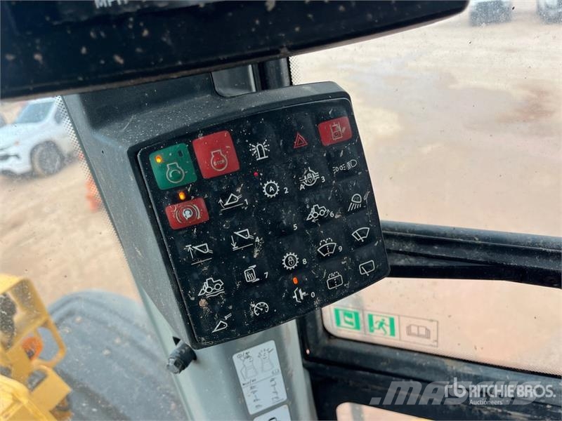John Deere 904 P-Tier Wheel loaders