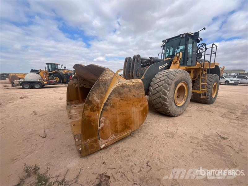 John Deere 904 P-Tier Iekrāvēji uz riteņiem