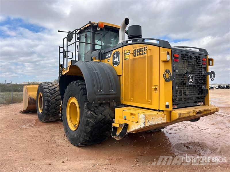 John Deere 904 P-Tier Wheel loaders