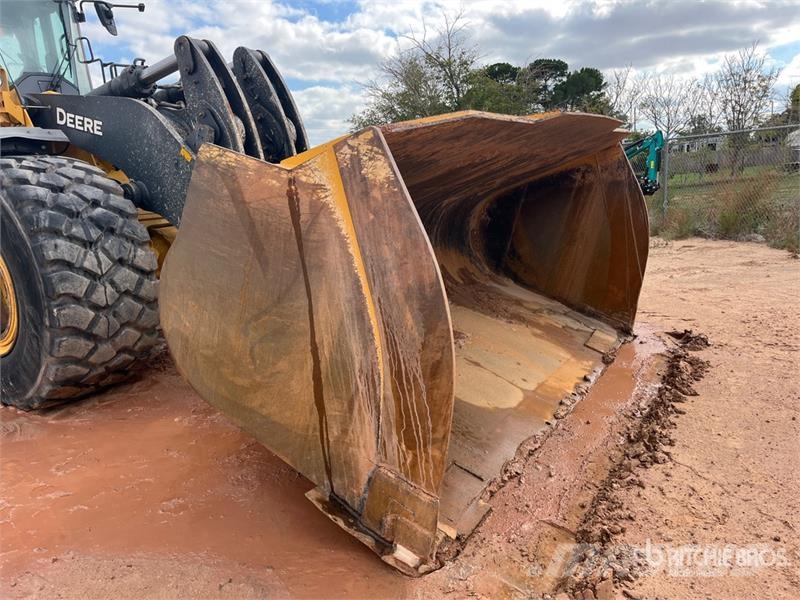 John Deere 904 P-Tier Wheel loaders