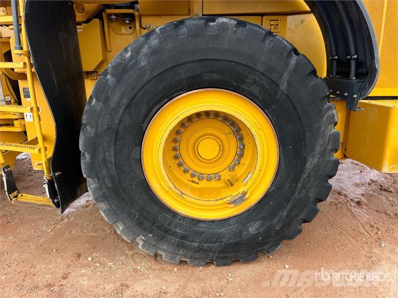 John Deere 904 P-Tier Wheel loaders
