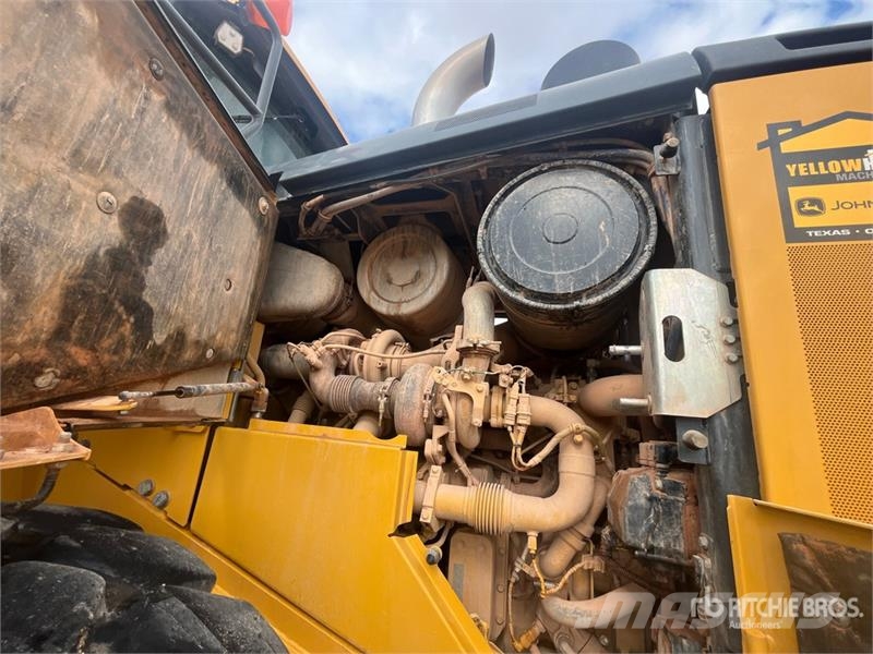 John Deere 904 P-Tier Wheel loaders