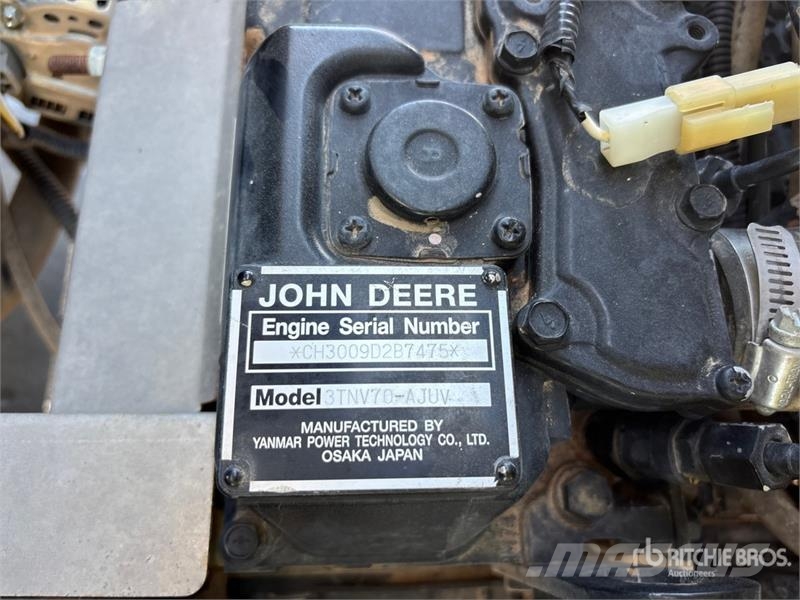 John Deere Gator 4x4 Utility Vehicle Maquinaria para servicios públicos