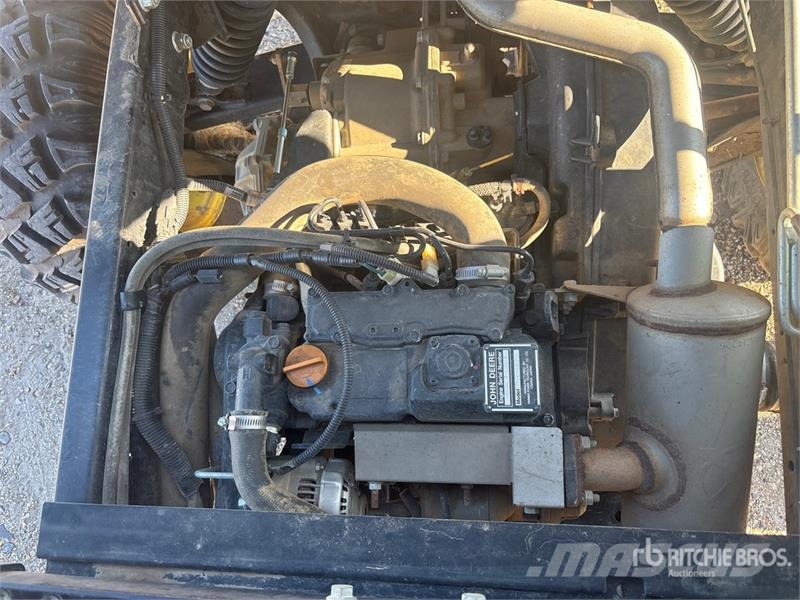 John Deere Gator 4x4 Utility Vehicle Veicoli utilitari