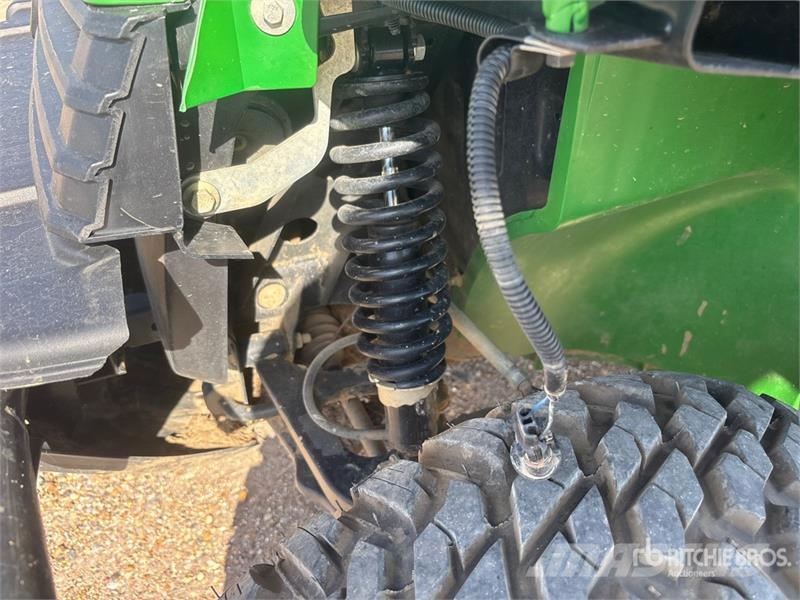 John Deere Gator 4x4 Utility Vehicle Veicoli utilitari