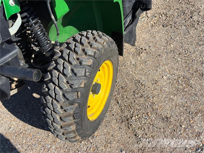 John Deere Gator 4x4 Utility Vehicle Veicoli utilitari