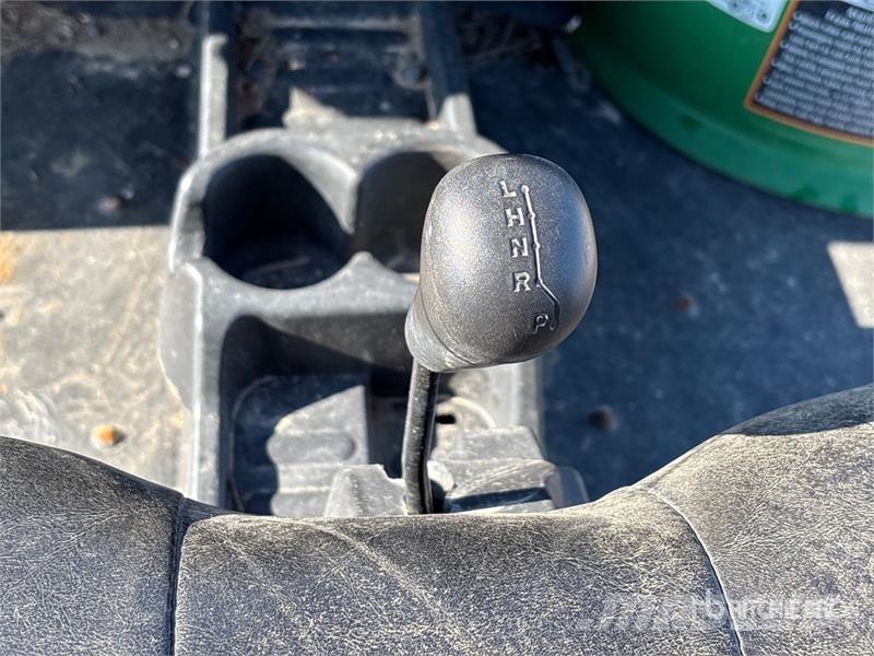 John Deere Gator 4x4 Utility Vehicle Veicoli utilitari