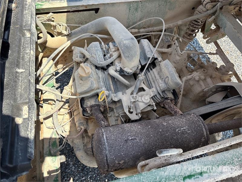 John Deere Gator TX Maquinaria para servicios públicos
