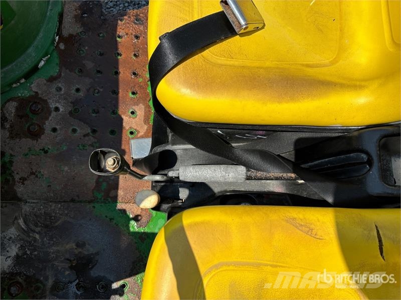 John Deere Gator TX 4X2 4x2 Utility Vehicle Maquinaria para servicios públicos