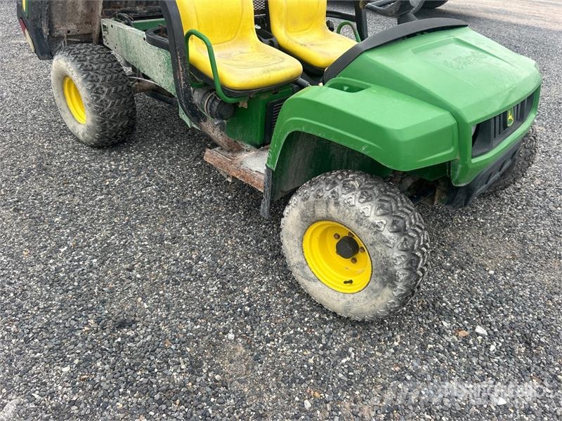 John Deere Gator TX 4X2 4x2 Utility Vehicle ماكينات منفعة عامة